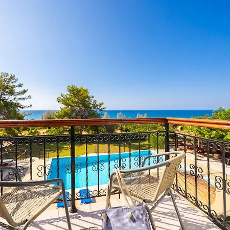 Ariadne Villa